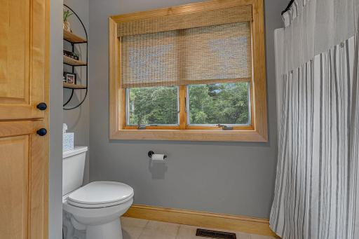 Upper Level Full Bath!