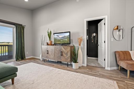 1020 Highland Lane W, West Fargo, ND 58078