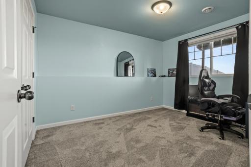 1020 Highland Lane W, West Fargo, ND 58078