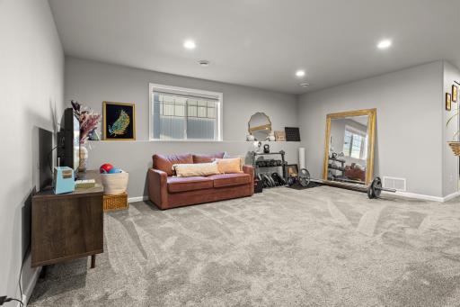 1020 Highland Lane W, West Fargo, ND 58078