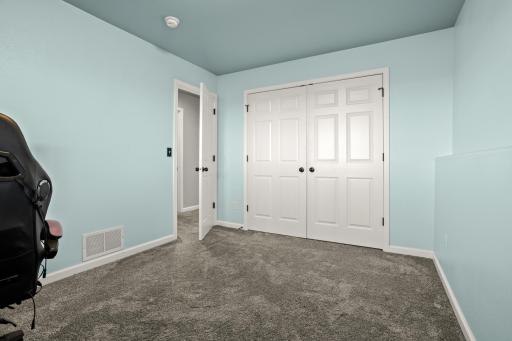 1020 Highland Lane W, West Fargo, ND 58078
