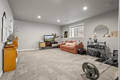 1020 Highland Lane W, West Fargo, ND 58078