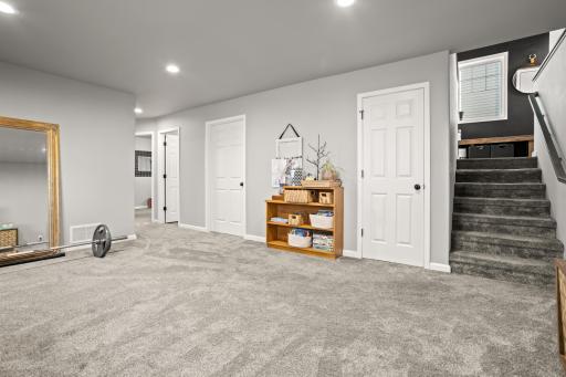 1020 Highland Lane W, West Fargo, ND 58078