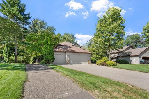 4-web-or-mls-6390 Fawn Ln-3.jpg