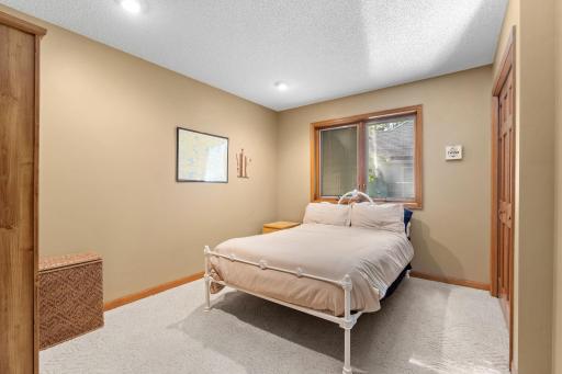 50-web-or-mls-6390 Fawn Ln-49.jpg