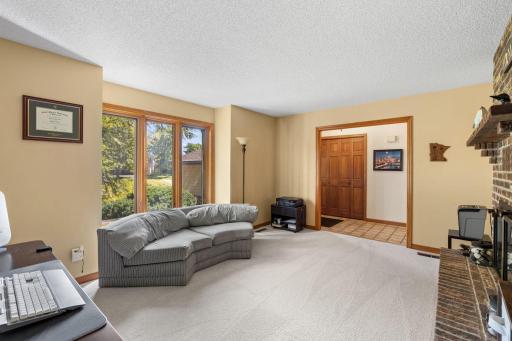 35-web-or-mls-6390 Fawn Ln-34.jpg