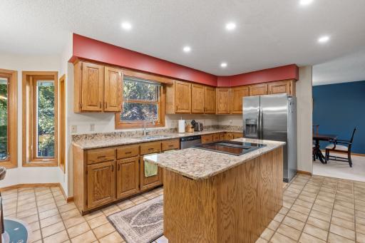 38-web-or-mls-6390 Fawn Ln-37.jpg