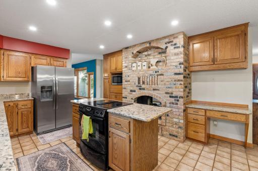 40-web-or-mls-6390 Fawn Ln-39.jpg