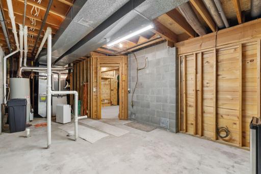 71-web-or-mls-6390 Fawn Ln-70.jpg
