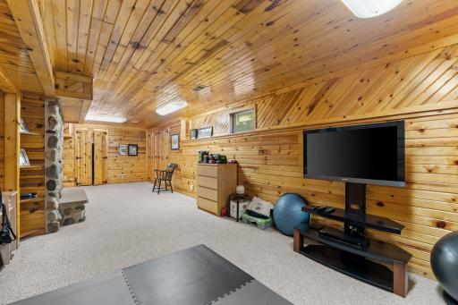68-web-or-mls-6390 Fawn Ln-67.jpg