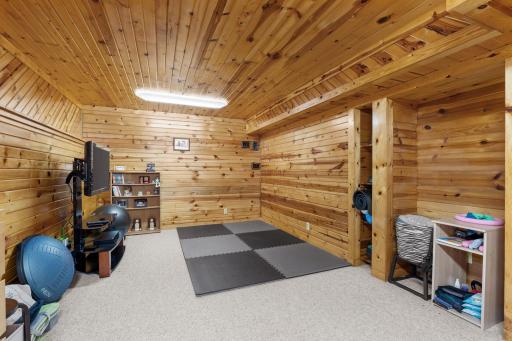 67-web-or-mls-6390 Fawn Ln-66.jpg