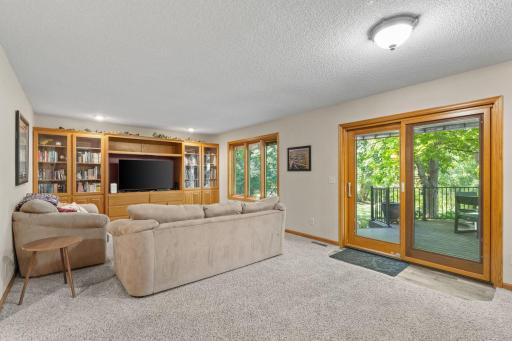 47-web-or-mls-6390 Fawn Ln-46.jpg