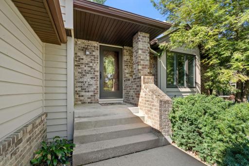 7-web-or-mls-6390 Fawn Ln-6.jpg