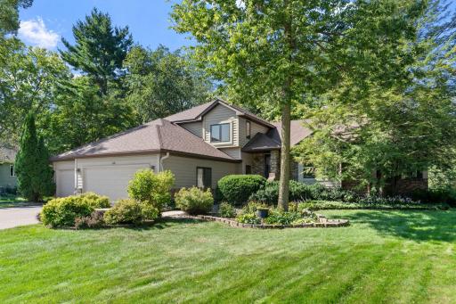 6-web-or-mls-6390 Fawn Ln-5.jpg