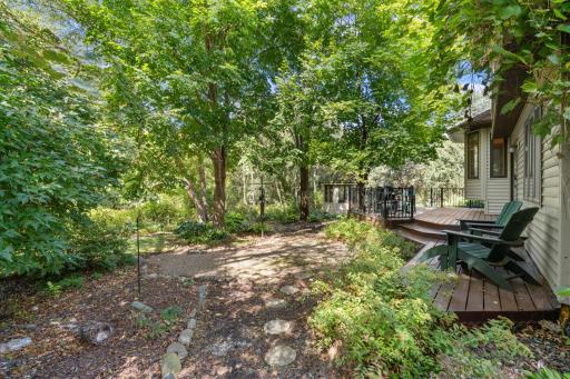 8-web-or-mls-6390 Fawn Ln-7.jpg