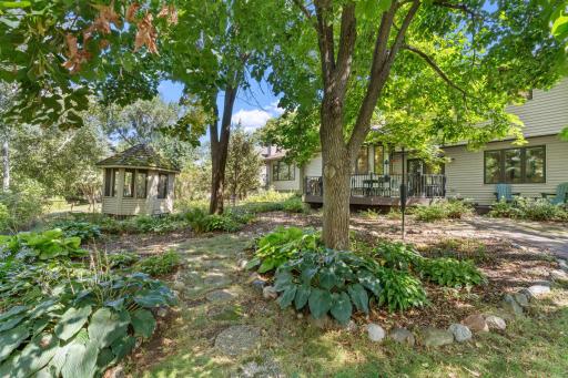 17-web-or-mls-6390 Fawn Ln-16.jpg