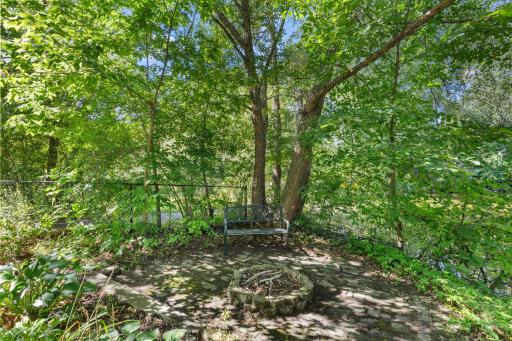 18-web-or-mls-6390 Fawn Ln-17.jpg