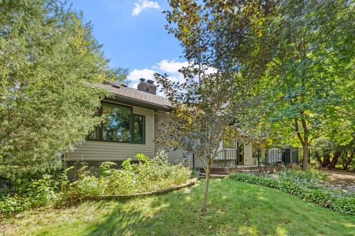 11-web-or-mls-6390 Fawn Ln-10.jpg