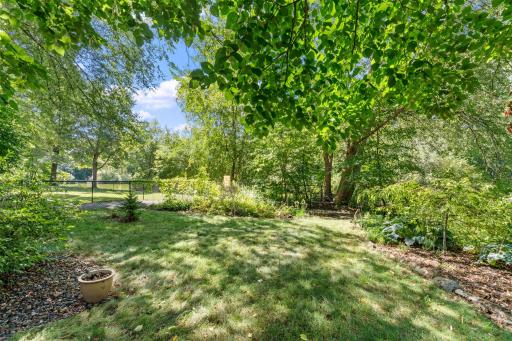 16-web-or-mls-6390 Fawn Ln-15.jpg