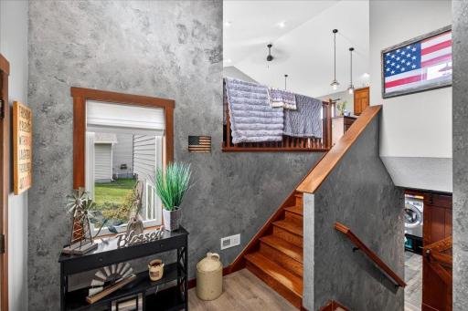 Nice entry way with space to move at 366 Bluebill St