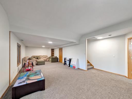 Spacious recreation room in the basement!