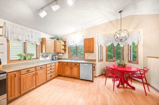Kitchen includes breakfast nook!