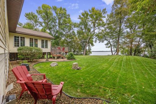 Great space between home and lake!