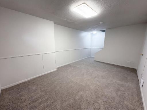 listing_12.jpg