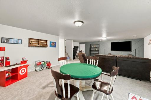 5545 8th Street W, West Fargo, ND 58078