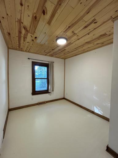 35 Jasper Street, Soudan, MN 55782