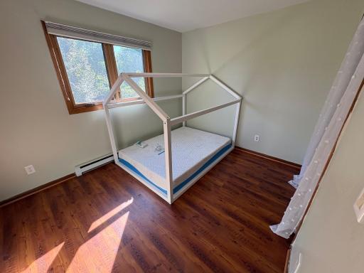 Bed 2 upper