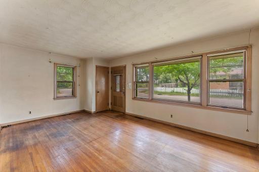 1590 Payne Avenue, Saint Paul, MN 55130