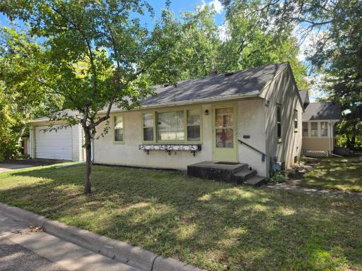 Welcome to 1590 Payne Ave. St. Paul, MN 55130