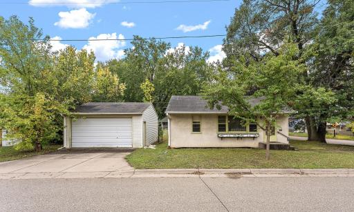 1590 Payne Avenue, Saint Paul, MN 55130