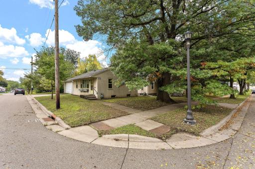 1590 Payne Avenue, Saint Paul, MN 55130