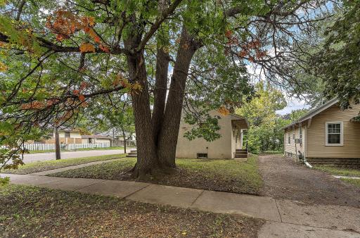 1590 Payne Avenue, Saint Paul, MN 55130