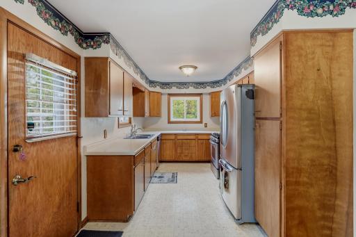 1885 Manton Street, Maplewood, MN 55109