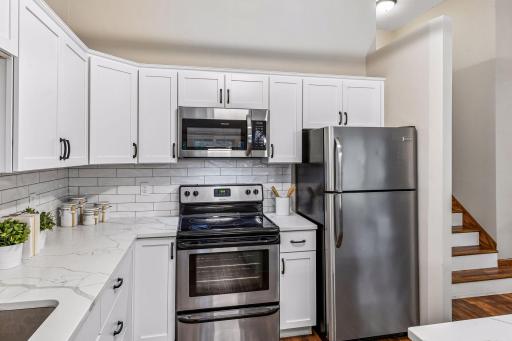 3607 Sussex Place, Minnetonka, MN 55345