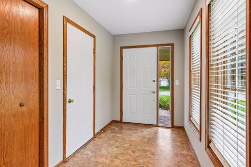 3607 Sussex Place, Minnetonka, MN 55345
