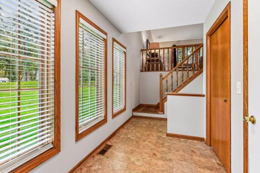 3607 Sussex Place, Minnetonka, MN 55345