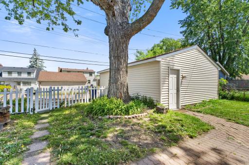 1965 Montana Avenue E, Saint Paul, MN 55119