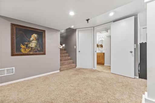 1965 Montana Avenue E, Saint Paul, MN 55119