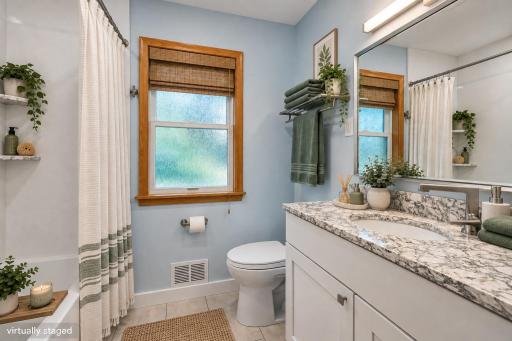 1416 Clarmar Avenue W, Roseville, MN 55113