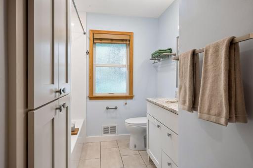 1416 Clarmar Avenue West - Spacecrafting - 0026.jpg