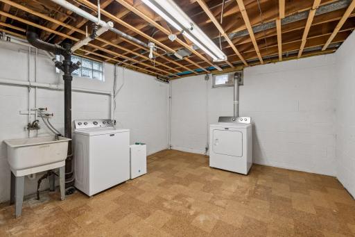 1416 Clarmar Avenue West - Spacecrafting - 0037.jpg