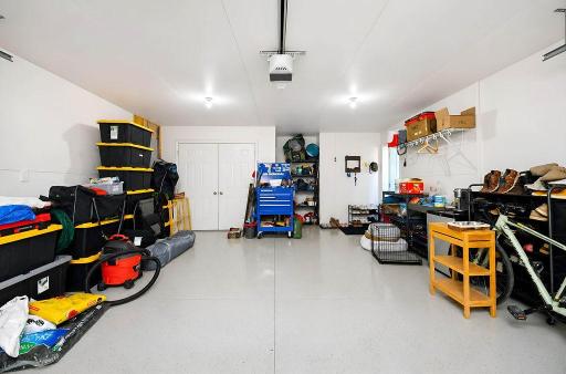 1235 Rachel Drive W, West Fargo, ND 58078