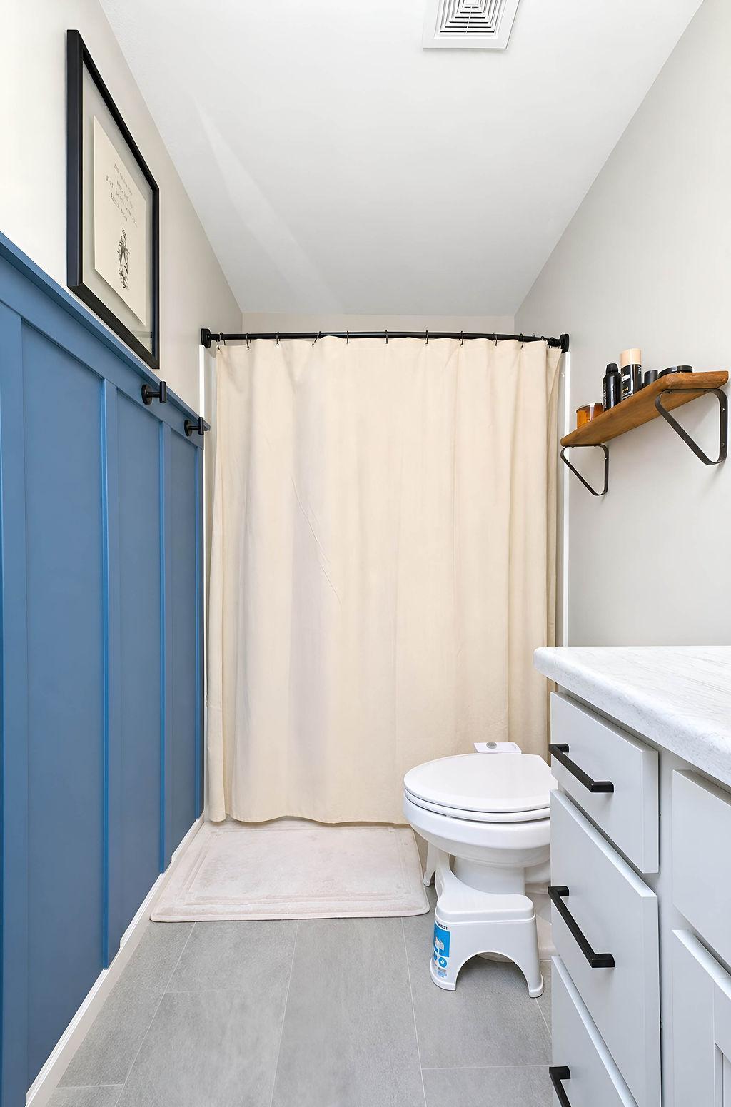 2nd full bathroom - upper level