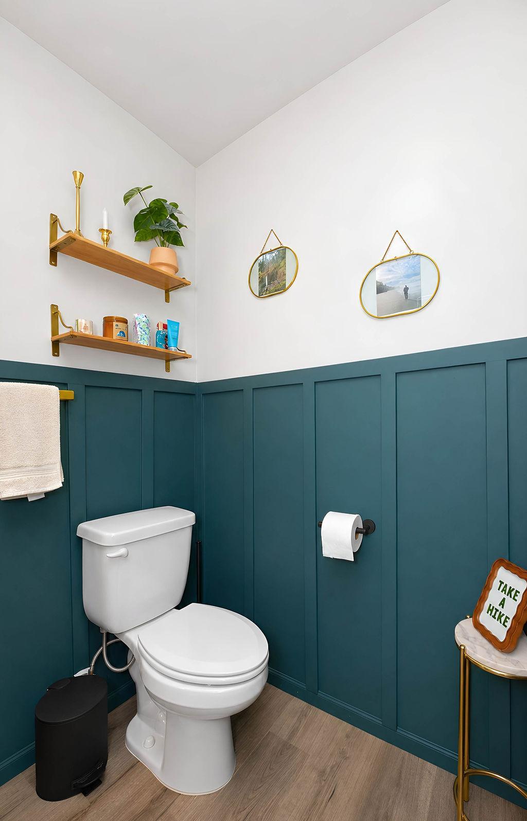 1/2 bath on the main off the entryway