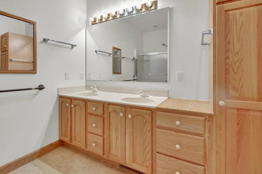 1020 S Oak Street, Lake City, MN 55041
