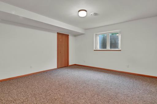 1020 S Oak Street, Lake City, MN 55041